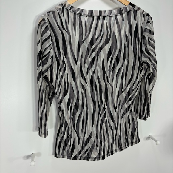 5/$50 Vintage Madison Studio Sheer Zebra Print Top Pullover V-Neck Sz M/L - Picture 6 of 7